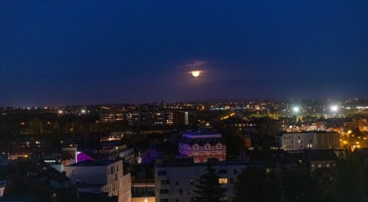 Vue des toits de l'hotel de ville