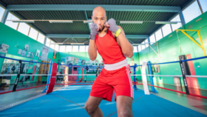 Seydi Coupé, boxeur roubaisien, sur le ring du Roubaix Boxing Club