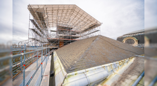 Travaux sur la toiture de l'hôtel de ville de Roubaix, février 2022