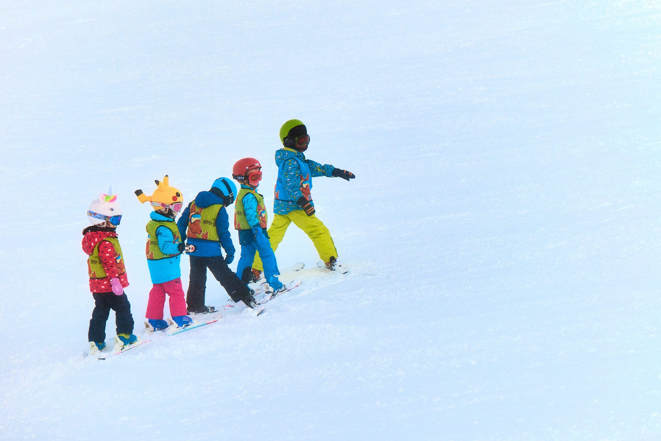 maxwell-ingham-d3Lm40Dn9rA-unsplash Ski enfants