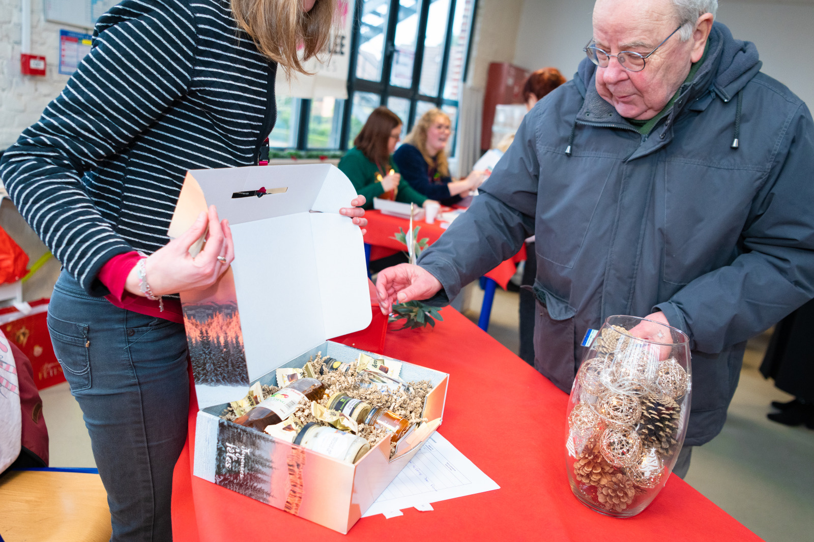 Les séniors roubaisiens ont reçu un colis gourmand pour les fêtes