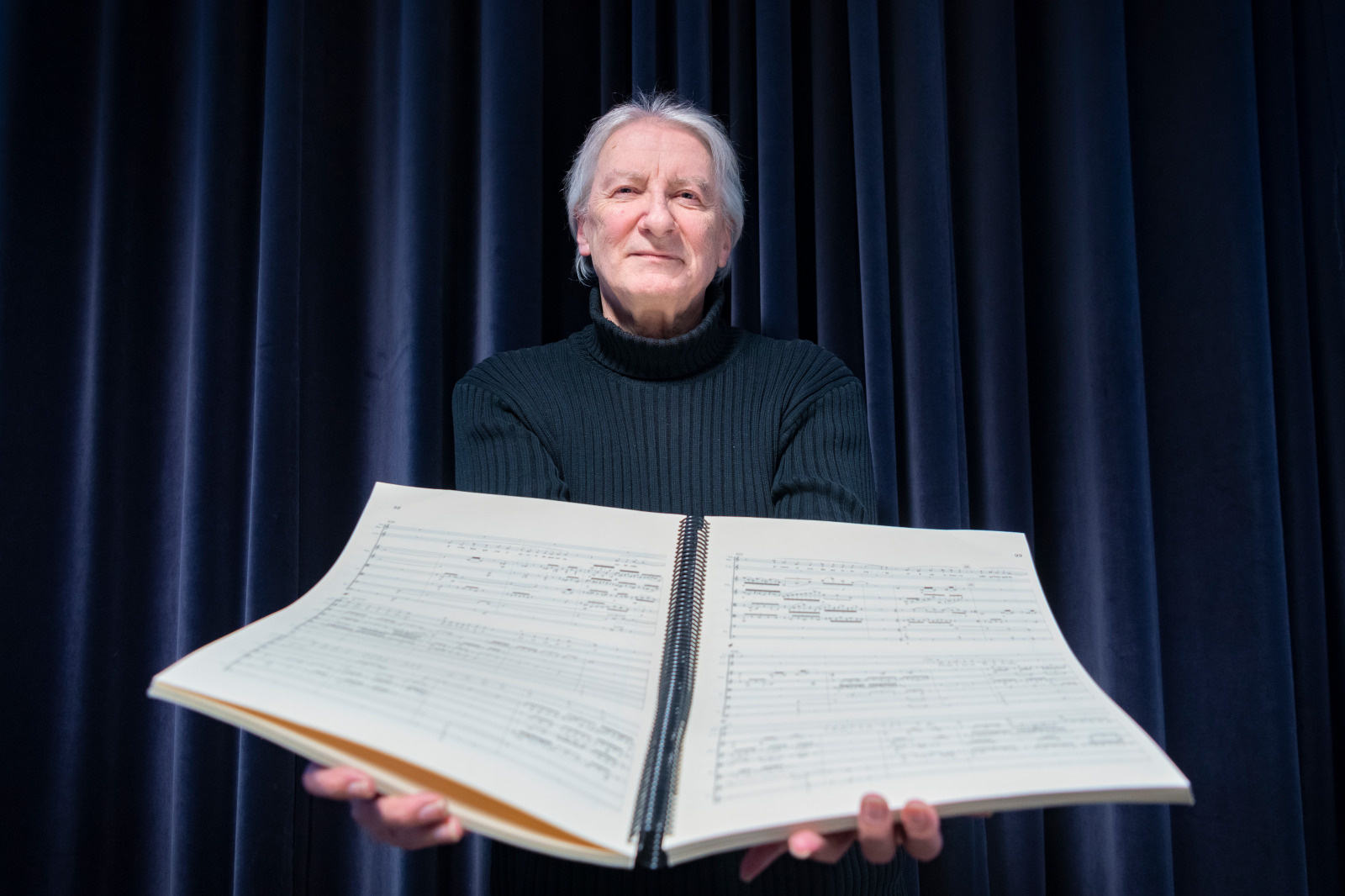 Jacques Lenot, compositeur de musique contemporaine, dans les locaux du Conservatoire de Roubaix