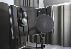 Studio d'enregistrmeent, dans les locaux de l'association Da-Mas
