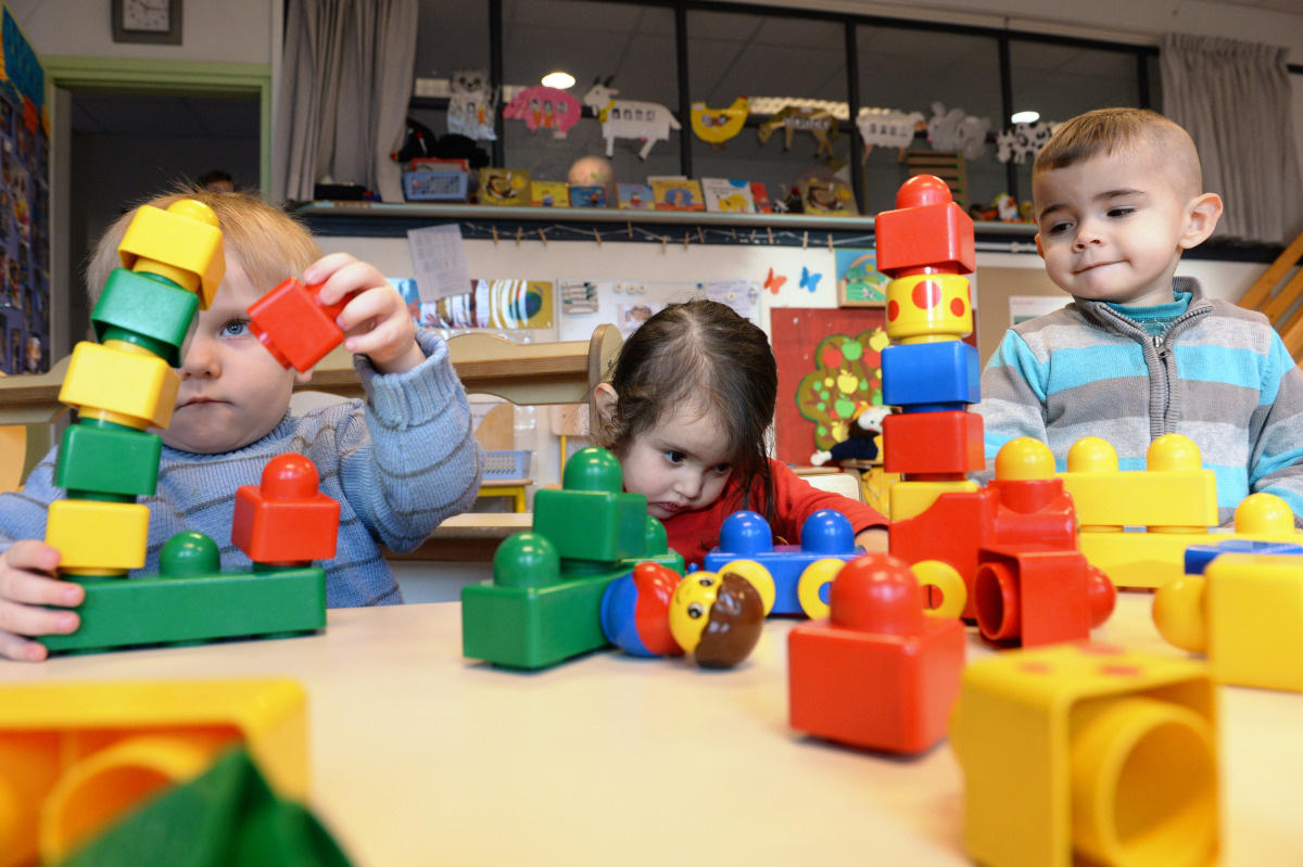 Enfants accueillis dans une classe passerelle à Roubaix