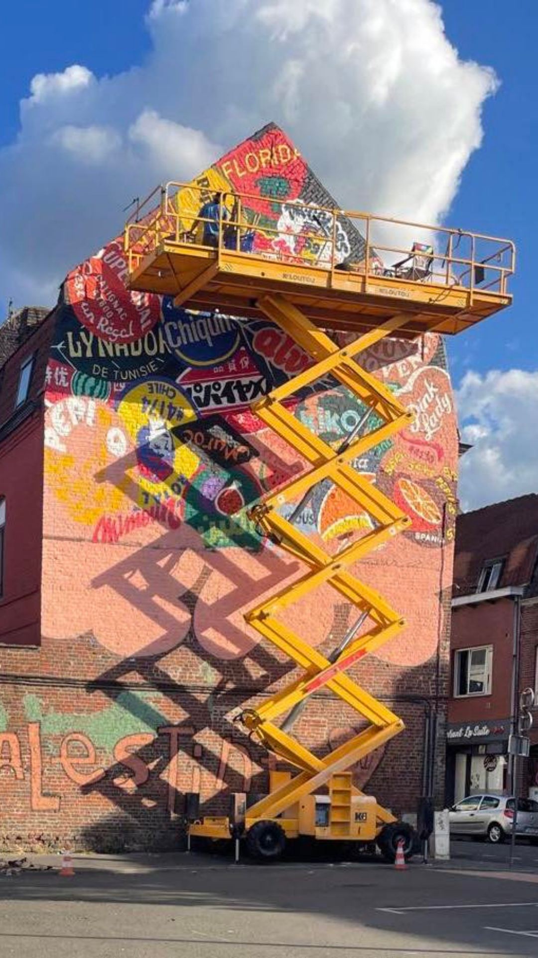 Fresque-Dr-Colors-au-marche-de-lEpeule-credit@drcolors