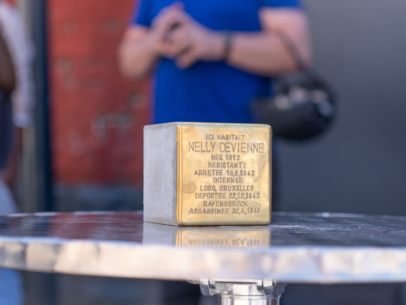 Pose de stolpersteine